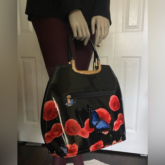 Woman’s Faux Patent Leather Poppy & Butterfly Print Black Tote Handbag - Picture 4 of 16